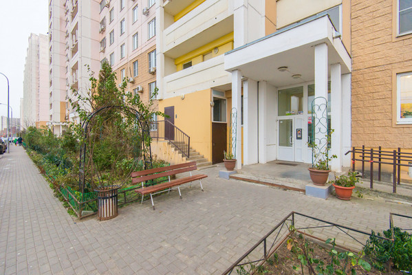 Продам трехкомнатную (3-комн.) квартиру, Жданова ул, 11, Ростов-на-Дону г