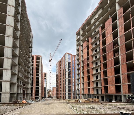 Продам трехкомнатную (3-комн.) квартиру, Атажукина ул, 147, Нальчик г