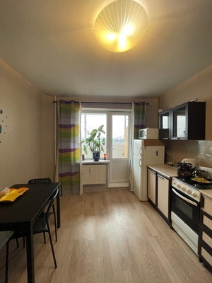 Продам двухкомнатную (2-комн.) квартиру, Новая ул, 16к1, Янино-2 д