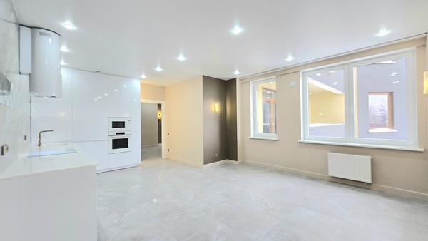 Продам трехкомнатную (3-комн.) , Космонавта Леонова ул, 47, Калининград г