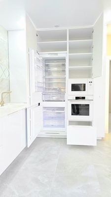 Продам трехкомнатную (3-комн.) , Космонавта Леонова ул, 47, Калининград г