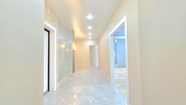 Продам трехкомнатную (3-комн.) , Космонавта Леонова ул, 47, Калининград г