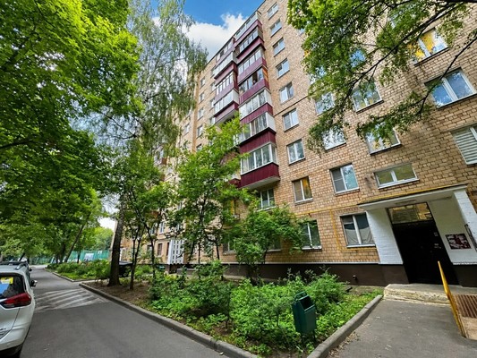 Продам двухкомнатную (2-комн.) квартиру, Чугунные Ворота ул, 17, Москва г