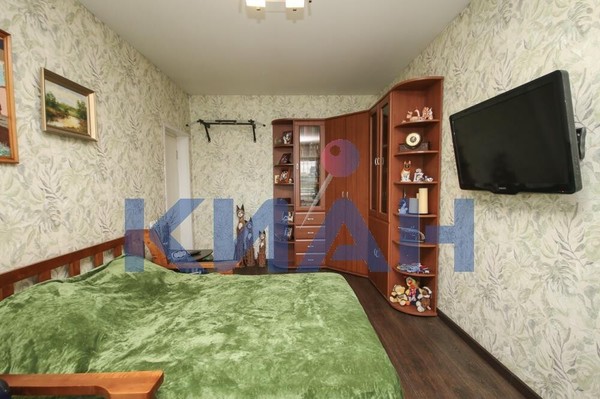 Продам двухкомнатную (2-комн.) квартиру, Свободный пр-кт, 43а, Красноярск г