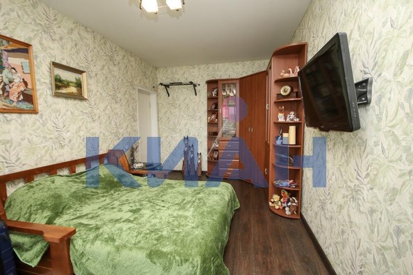 Продам двухкомнатную (2-комн.) квартиру, Свободный пр-кт, 43а, Красноярск г