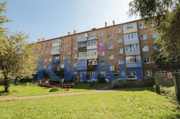 Продам двухкомнатную (2-комн.) квартиру, Свободный пр-кт, 43а, Красноярск г