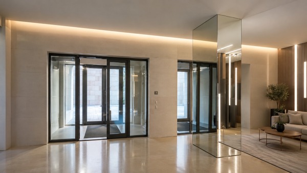 Продам трехкомнатную (3-комн.) квартиру, Гришина ул, 16к31, Москва г