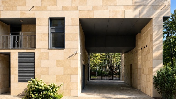 Продам трехкомнатную (3-комн.) квартиру, Гришина ул, 16к31, Москва г