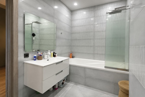Продам трехкомнатную (3-комн.) квартиру, Гришина ул, 16к31, Москва г