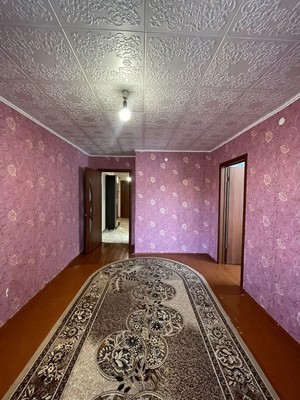 Продам трехкомнатную (3-комн.) квартиру, Большая ул, 165, Ишим г
