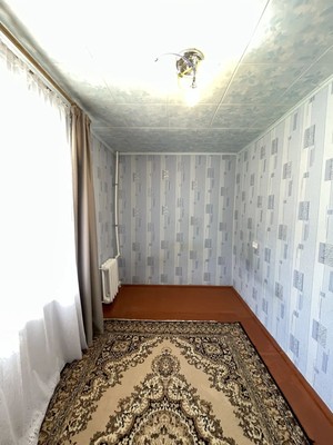 Продам трехкомнатную (3-комн.) квартиру, Большая ул, 165, Ишим г