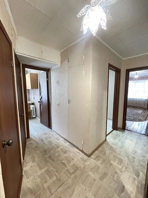 Продам трехкомнатную (3-комн.) квартиру, Большая ул, 165, Ишим г