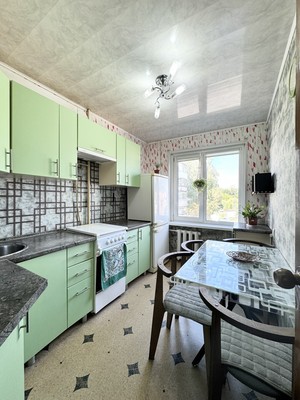 Продам двухкомнатную (2-комн.) квартиру, Севская ул, 19, Брянск г
