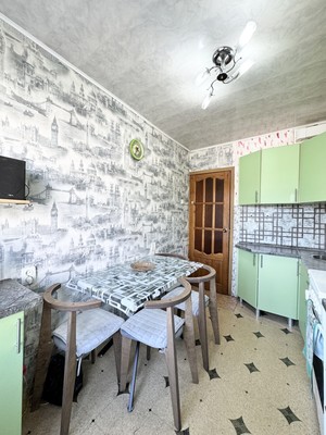 Продам двухкомнатную (2-комн.) квартиру, Севская ул, 19, Брянск г