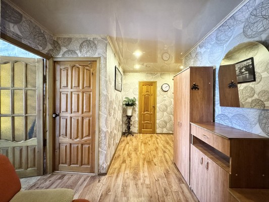 Продам двухкомнатную (2-комн.) квартиру, Севская ул, 19, Брянск г
