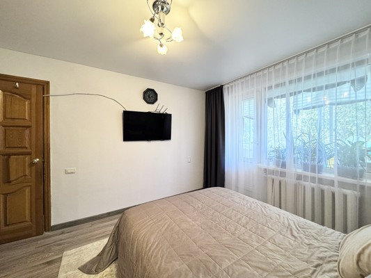 Продам двухкомнатную (2-комн.) квартиру, Олега Кошевого ул, 74, Брянск г