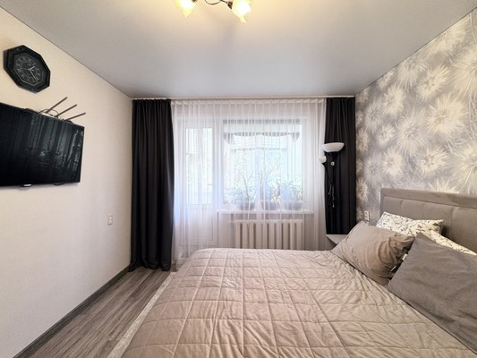 Продам двухкомнатную (2-комн.) квартиру, Олега Кошевого ул, 74, Брянск г