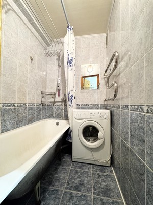 Продам двухкомнатную (2-комн.) квартиру, Олега Кошевого ул, 74, Брянск г