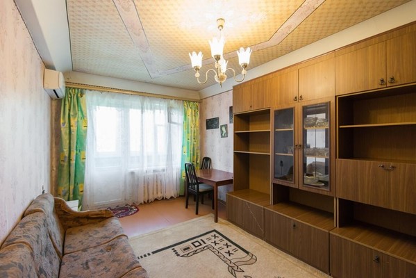 Продам трехкомнатную (3-комн.) квартиру, 2-я Краснодарская ул, 96/3, Ростов-на-Дону г
