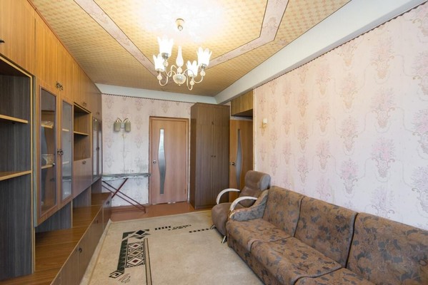 Продам трехкомнатную (3-комн.) квартиру, 2-я Краснодарская ул, 96/3, Ростов-на-Дону г
