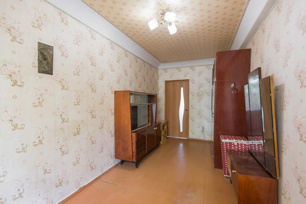 Продам трехкомнатную (3-комн.) квартиру, 2-я Краснодарская ул, 96/3, Ростов-на-Дону г