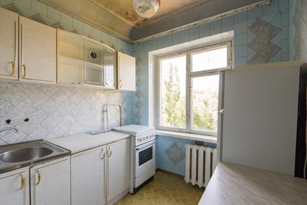 Продам трехкомнатную (3-комн.) квартиру, 2-я Краснодарская ул, 96/3, Ростов-на-Дону г