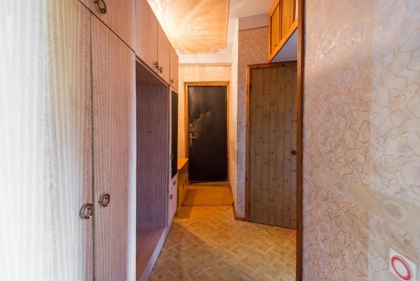 Продам трехкомнатную (3-комн.) квартиру, 2-я Краснодарская ул, 96/3, Ростов-на-Дону г