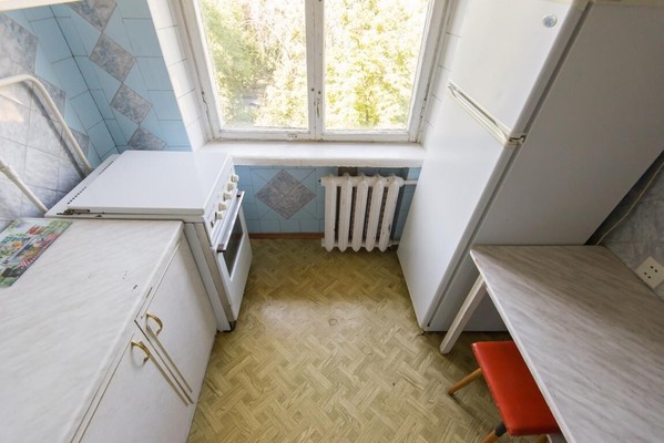 Продам трехкомнатную (3-комн.) квартиру, 2-я Краснодарская ул, 96/3, Ростов-на-Дону г
