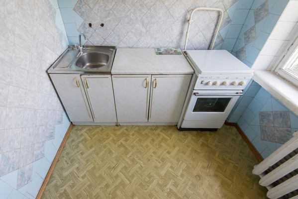 Продам трехкомнатную (3-комн.) квартиру, 2-я Краснодарская ул, 96/3, Ростов-на-Дону г