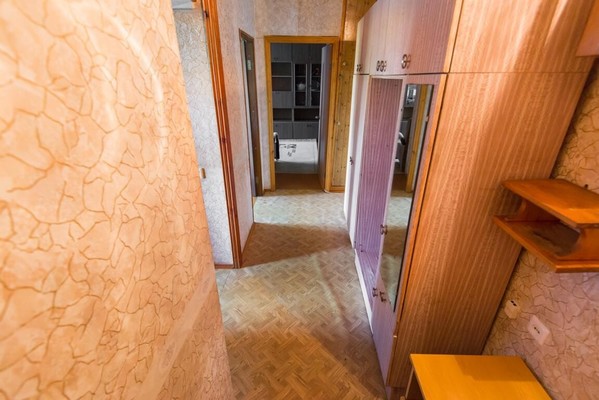 Продам трехкомнатную (3-комн.) квартиру, 2-я Краснодарская ул, 96/3, Ростов-на-Дону г