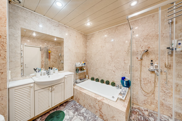 Продам двухкомнатную (2-комн.) квартиру, Бакинская ул, 14, Москва г