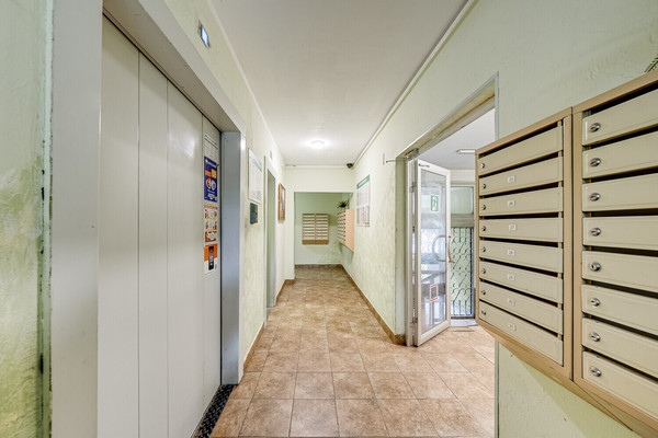 Продам двухкомнатную (2-комн.) квартиру, Бакинская ул, 14, Москва г