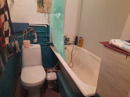 Продам трехкомнатную (3-комн.) квартиру, Авиагородок мкр, 6, Батайск г