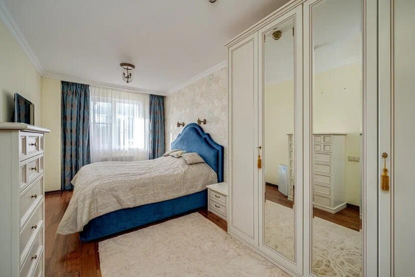 Продам трехкомнатную (3-комн.) квартиру, Краснобогатырская ул, 24к3, Москва г