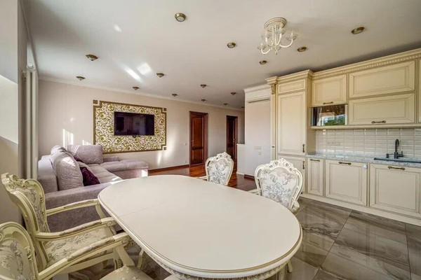 Продам трехкомнатную (3-комн.) квартиру, Краснобогатырская ул, 24к3, Москва г