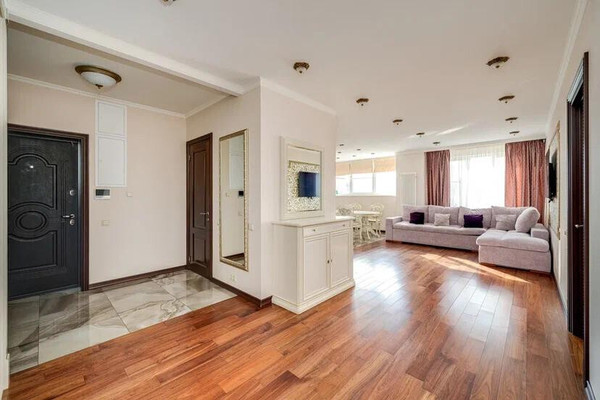 Продам трехкомнатную (3-комн.) квартиру, Краснобогатырская ул, 24к3, Москва г
