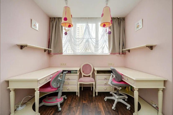 Продам трехкомнатную (3-комн.) квартиру, Краснобогатырская ул, 24к3, Москва г