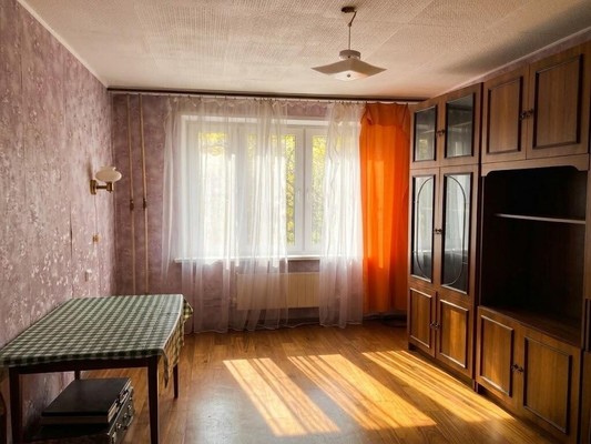 Продам трехкомнатную (3-комн.) квартиру, Домодедовская ул, 1к1, Москва г
