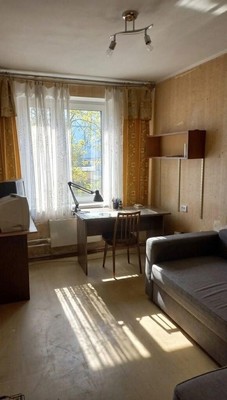 Продам трехкомнатную (3-комн.) квартиру, Домодедовская ул, 1к1, Москва г