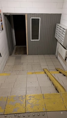 Продам трехкомнатную (3-комн.) квартиру, Домодедовская ул, 1к1, Москва г