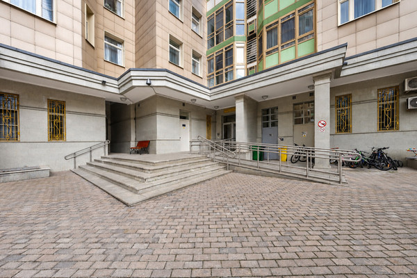 Продам трехкомнатную (3-комн.) квартиру, Ломоносовский пр-кт, 25к5, Москва г