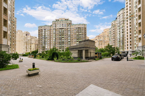 Продам трехкомнатную (3-комн.) квартиру, Ломоносовский пр-кт, 25к5, Москва г