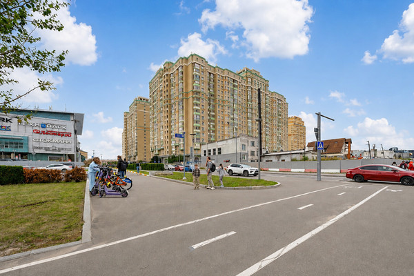 Продам трехкомнатную (3-комн.) квартиру, Ломоносовский пр-кт, 25к5, Москва г