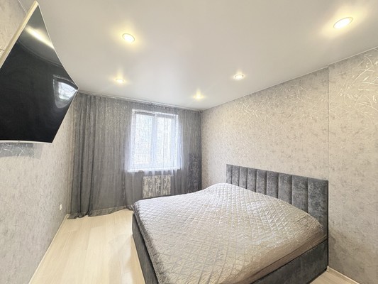 Продам двухкомнатную (2-комн.) квартиру, Детский проезд, 1к2, Казань г