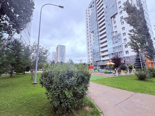 Продам двухкомнатную (2-комн.) квартиру, Детский проезд, 1к2, Казань г