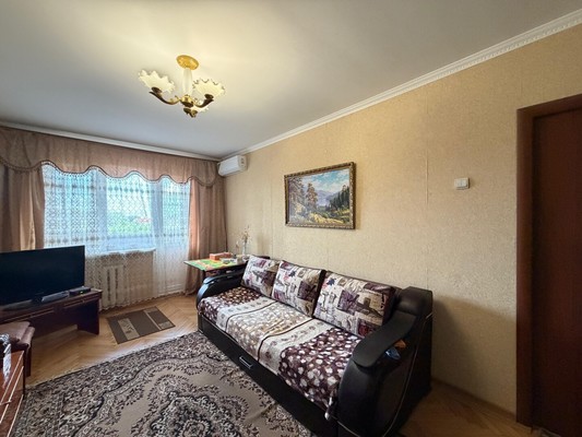 Продам двухкомнатную (2-комн.) квартиру, Ашурова ул, 28, Нальчик г
