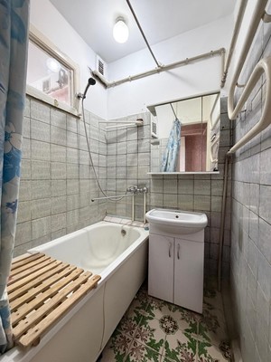 Продам двухкомнатную (2-комн.) квартиру, Ашурова ул, 28, Нальчик г