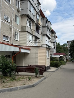 Продам двухкомнатную (2-комн.) квартиру, Ашурова ул, 28, Нальчик г