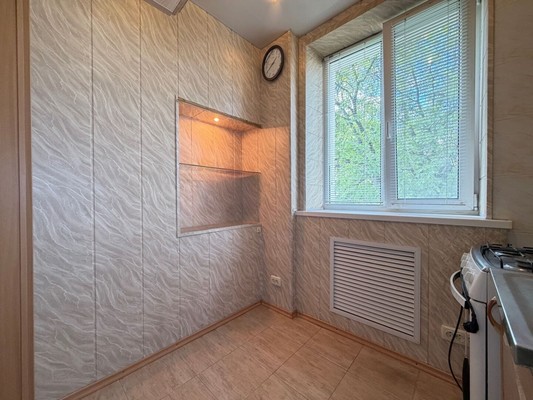Продам двухкомнатную (2-комн.) квартиру, Горького ул, 53, Нальчик г