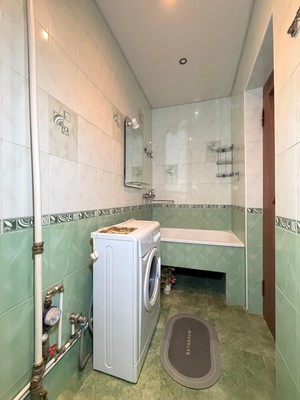 Продам двухкомнатную (2-комн.) квартиру, Горького ул, 53, Нальчик г